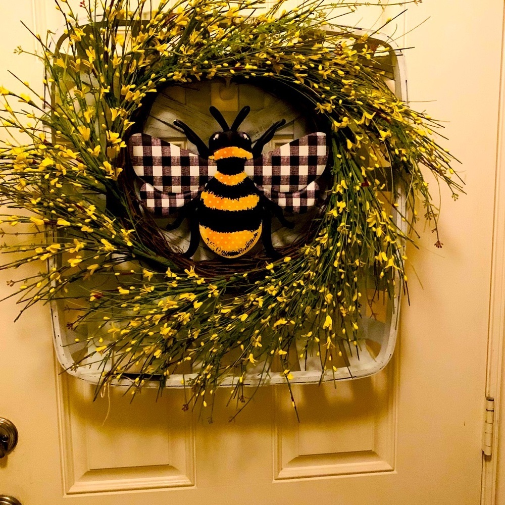 Spring Wreath - Picture 3 of 4